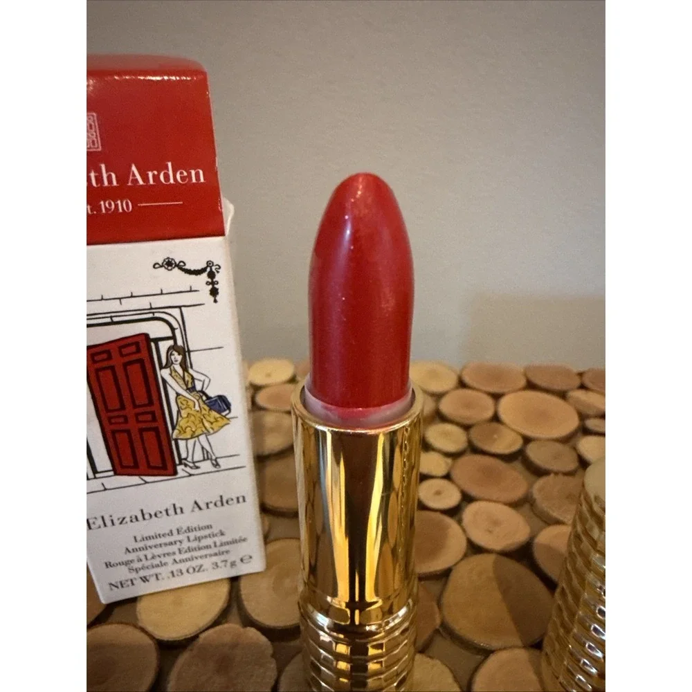 Elizabeth Arden‎ Limited Edition Anniversary Lipstick Red Door Red NIB